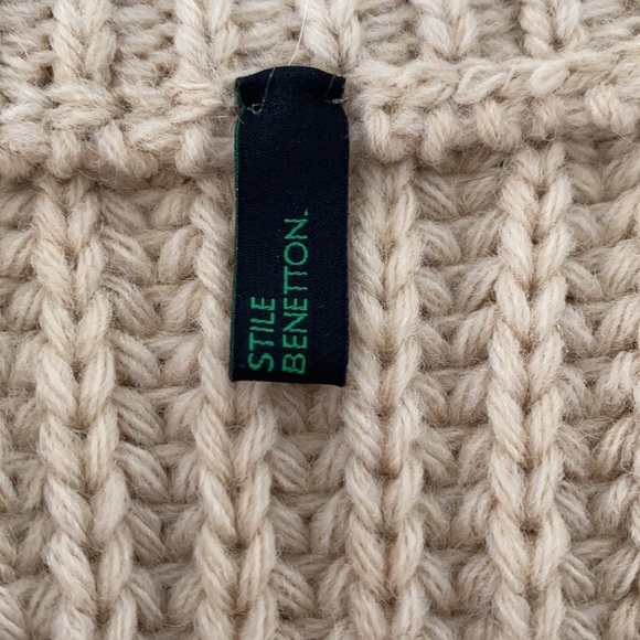 NWOT! Benetton Faux Fur Front Sweater - Picture 5 of 10